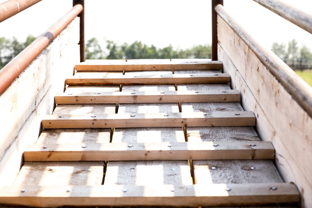 Loading Chutes - Klassen Industries